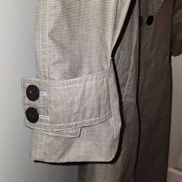 J. GALLERY Trenchcoat  - Picture 5 of 7